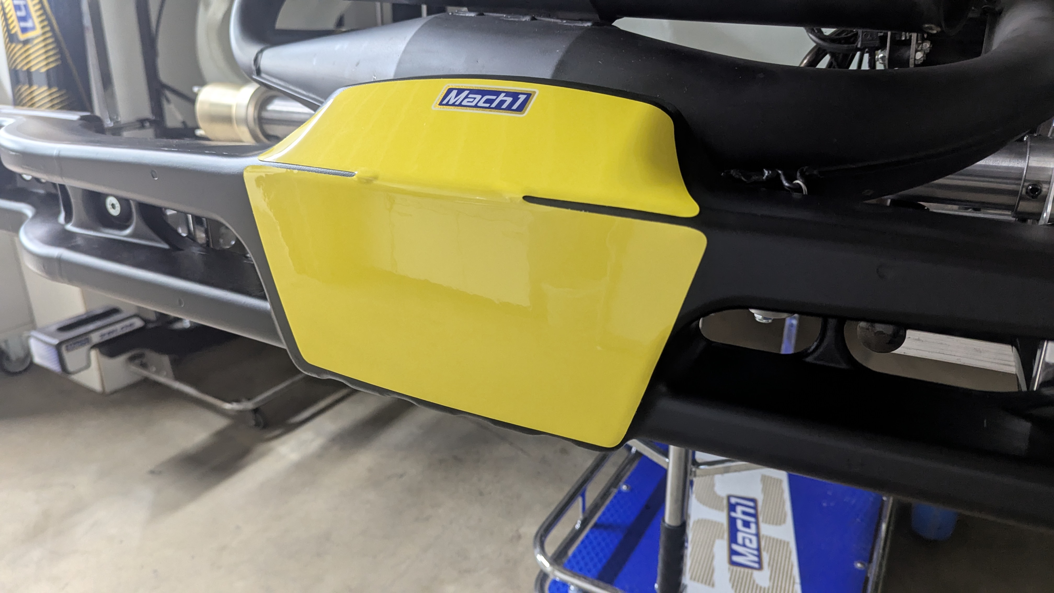 Klebesatz Mach1 Heckauffahrschutz 2026